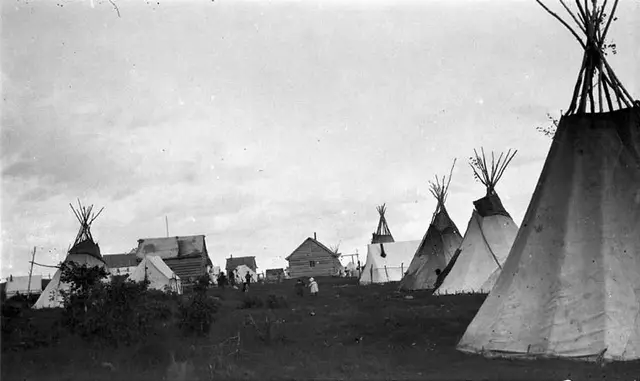 Tepees and log buildings at La Loche